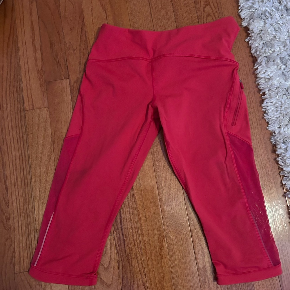 lululemon capris pink/red great condition size 8